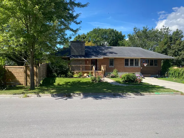74 McMichael St, Kingston, ON K7M 1N2