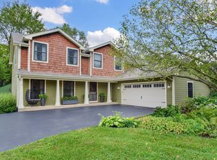 4N998 Stonebridge Ln, St Charles, IL 60175