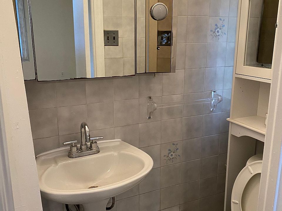 1st image of 1181 Pelham Pkwy N #1