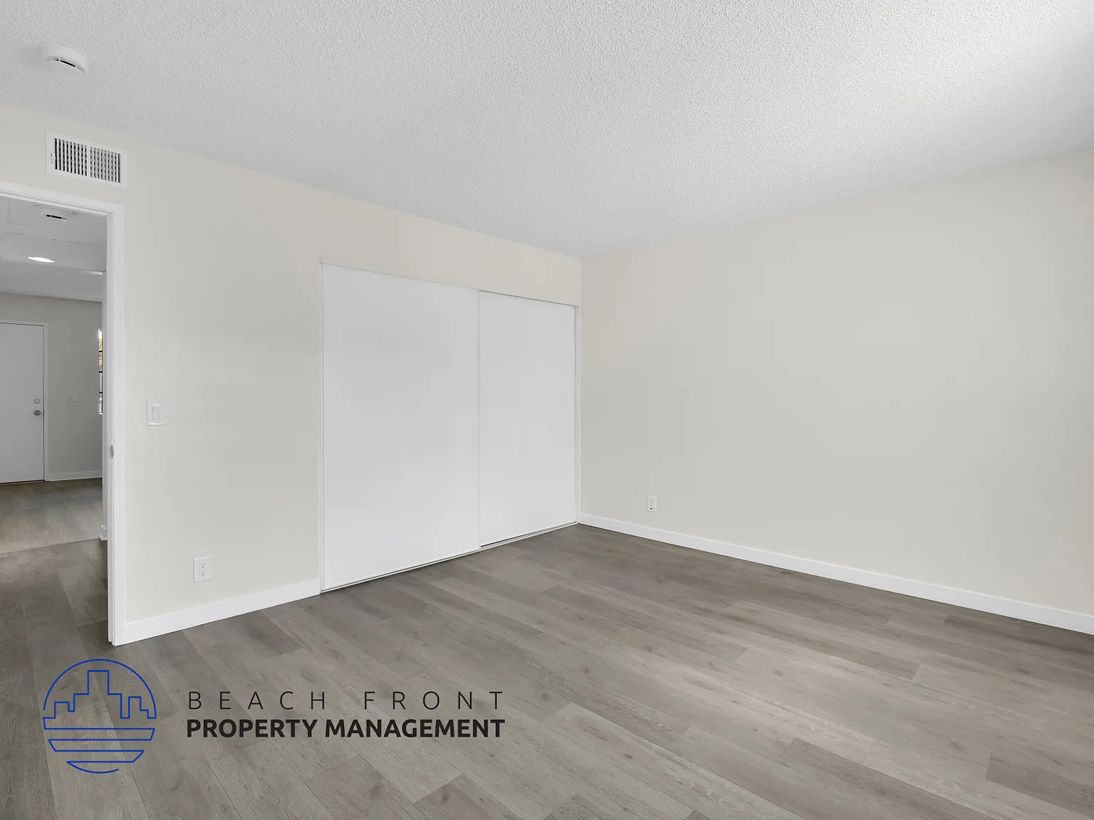 1635 Locust Ave. — Photo 4