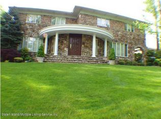 39 Callan Ave, Staten Island, NY 10304