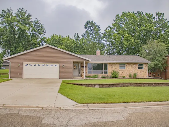 724 Kentucky Ave, Adrian, MN 56110