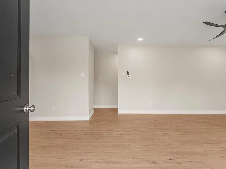 1710 Crescent Dr — Photo 3