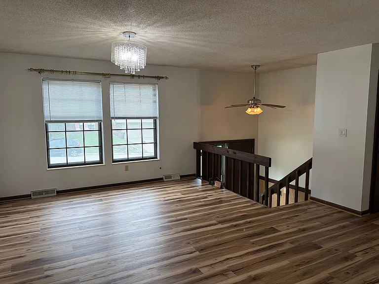 8923 N Walnut St — Photo 4