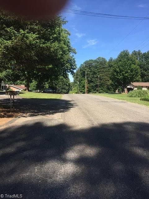 2nd image of 176 Lakeview Dr