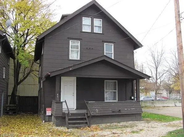49 Spruce St, Akron, OH 44304