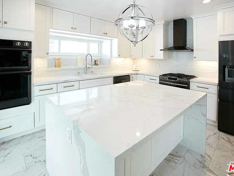 1040 N Crescent Heights Blvd — Photo 3