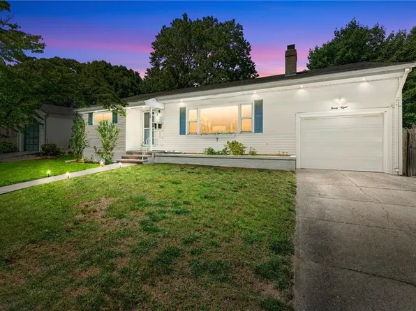 38 Baldino Dr, Cranston, RI 02920