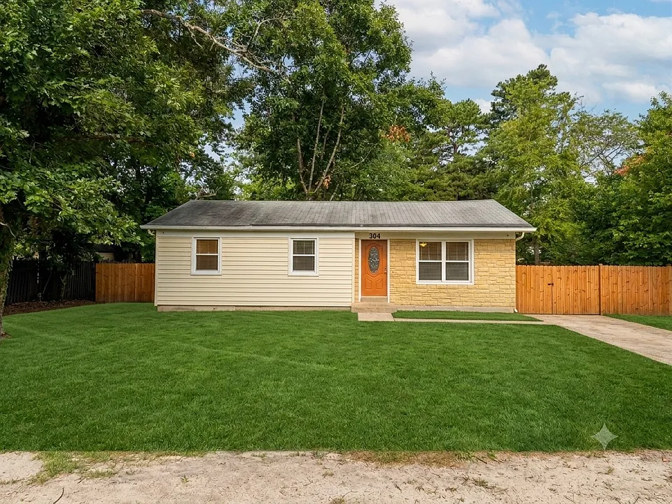 304 Iroquois Trl