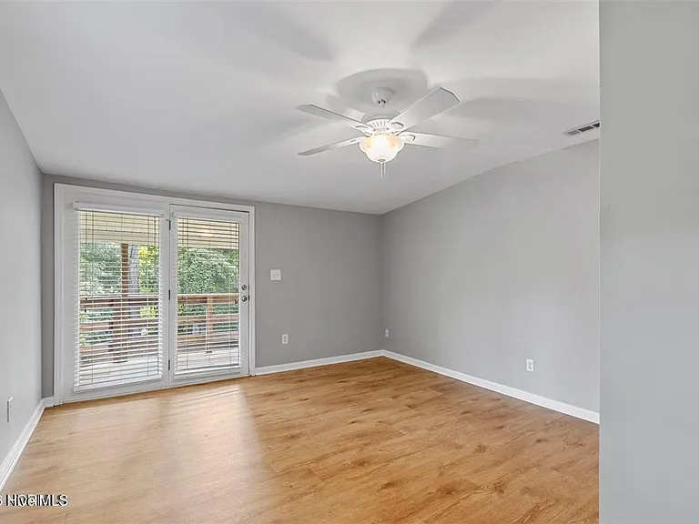 1104 N Overlook Dr — Photo 20