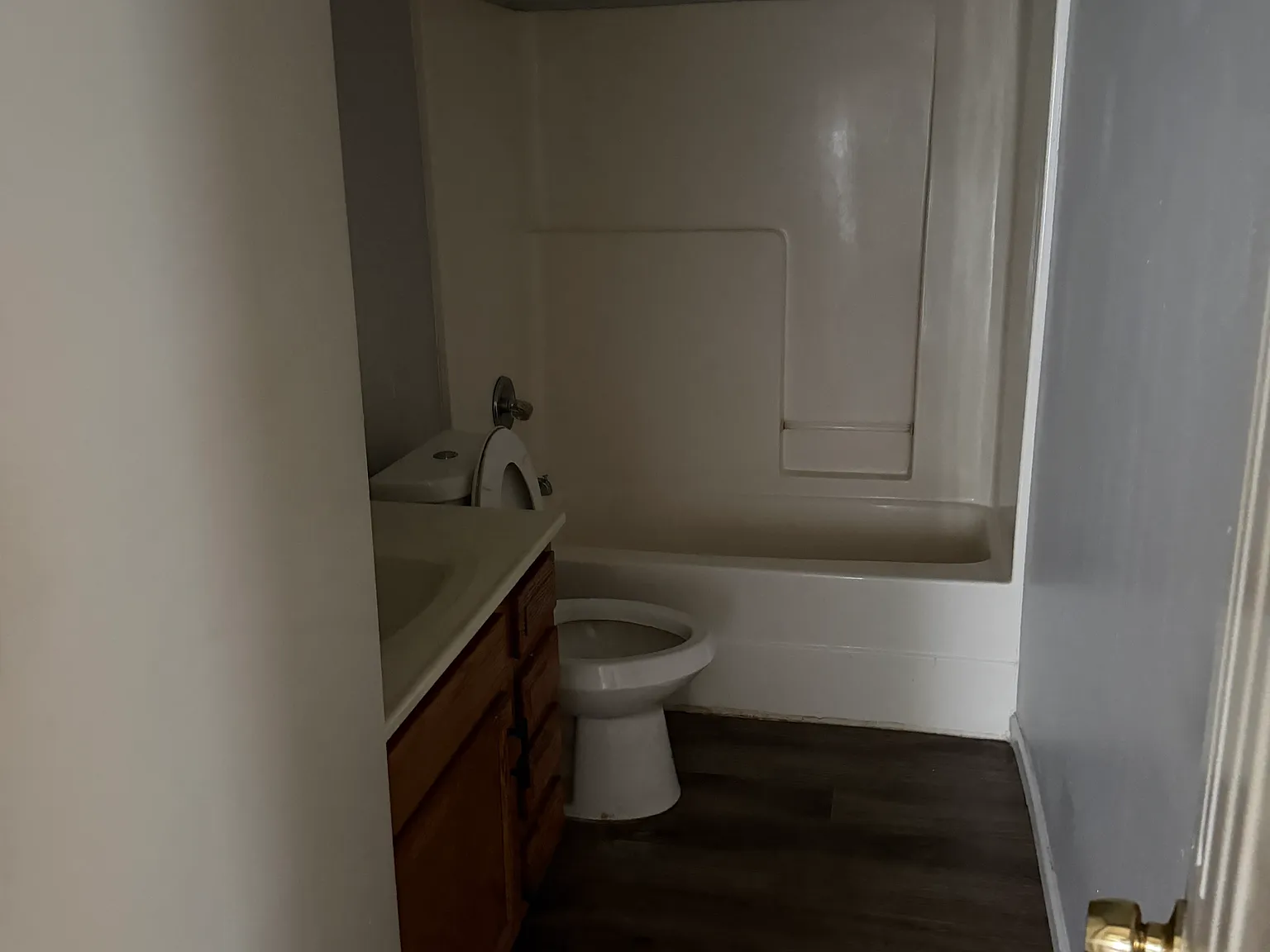 3 bed, 1100 sqft, $1,700 — Photo 4