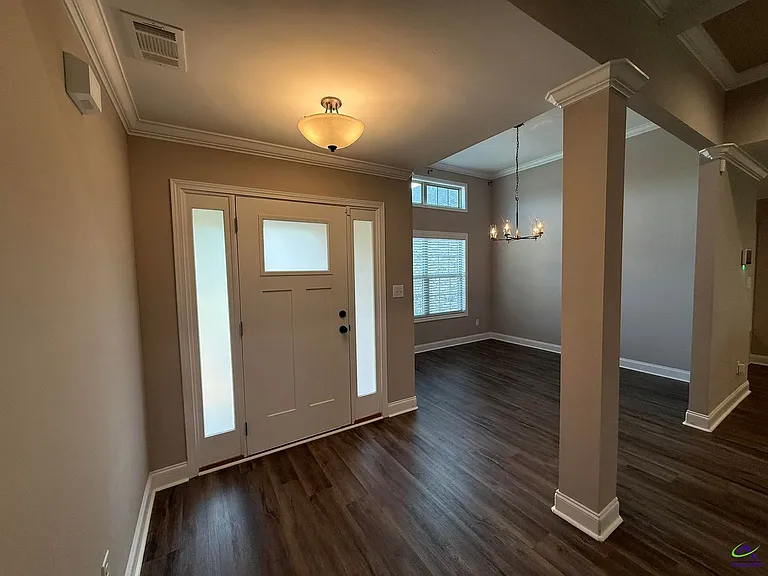 313 Creek Ridge Dr — Photo 3