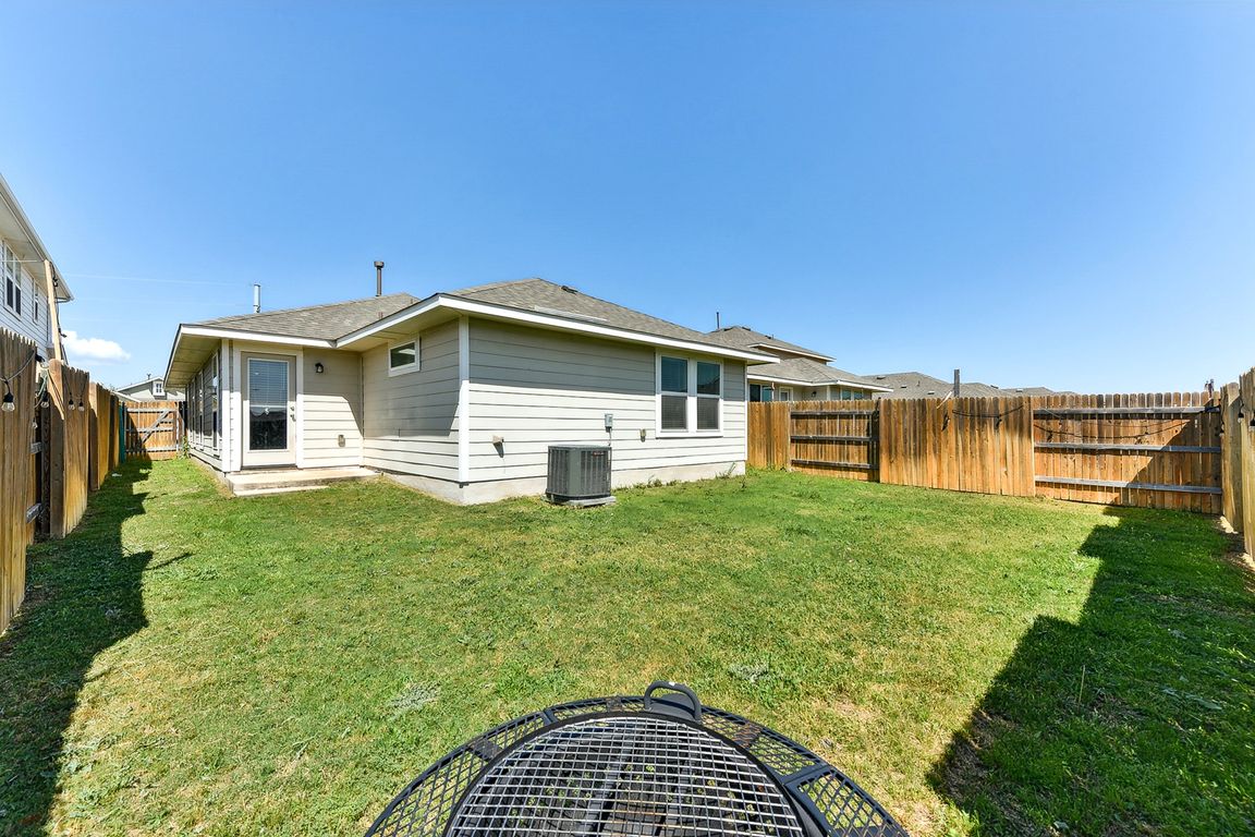 Trailside Ln-26032025-025.jpg