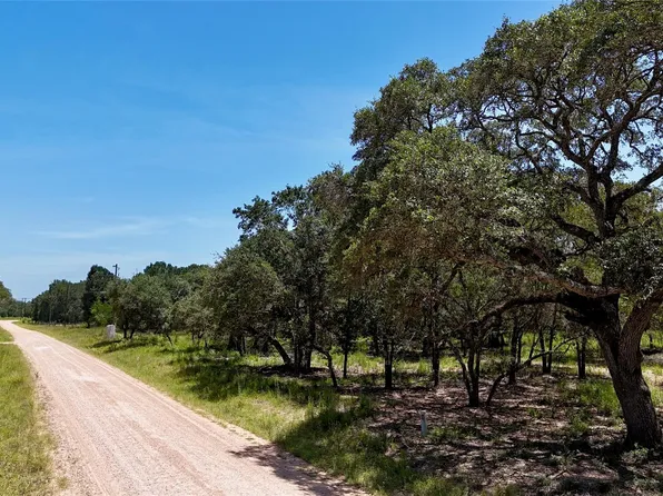 182 County Road 123f, Hallettsville, TX 77964