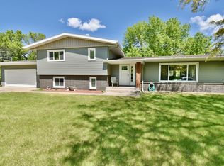 5851 Fairway Ln, Saint Cloud, MN 56303