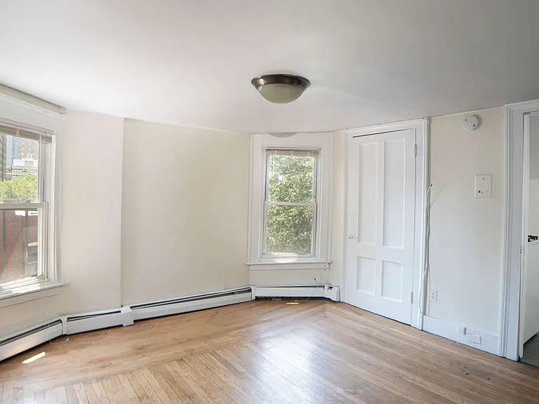 175 W Park Ave #4 — Photo 5