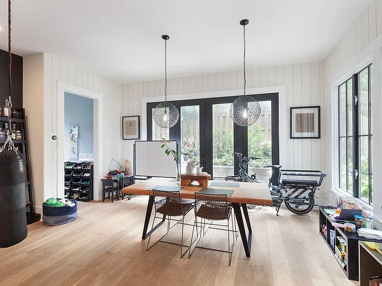 702 Grant Ter SE — Photo 17