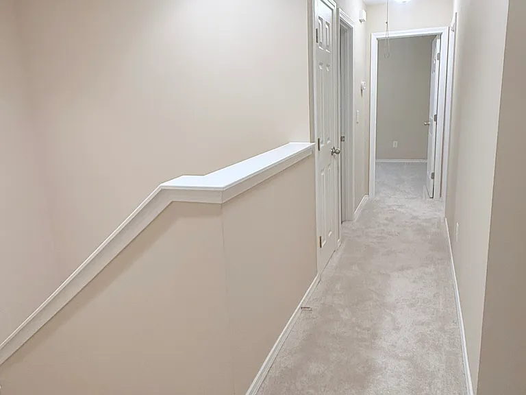 412 Longchamp Ln — Photo 12