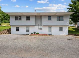 222 6th St, Buffalo, IA 52728
