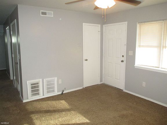 5. 128 W Gilbert, Living Room (2)