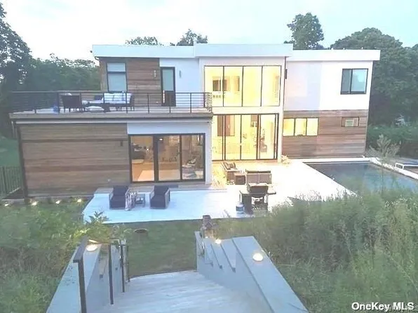 43 Smugglers Path, Riverhead, NY 11901