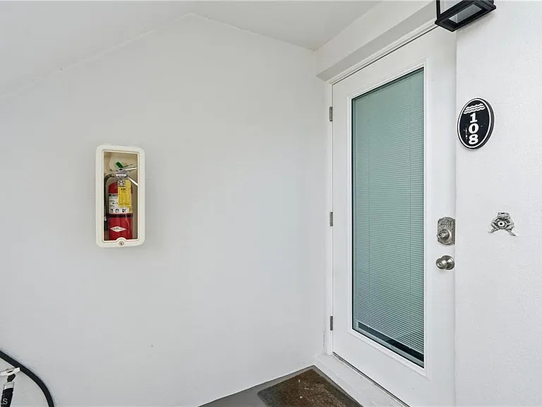 1065 Gulf Shore Blvd N #108 — Photo 6