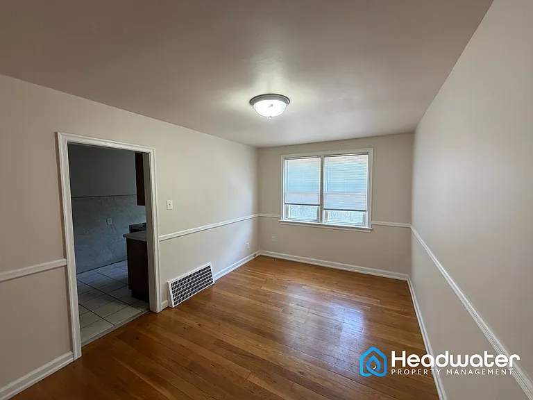 261 S Bayberry Ln — Photo 5