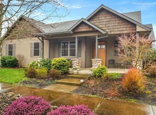 866 Hazelnut Dr, Woodburn, OR 97071