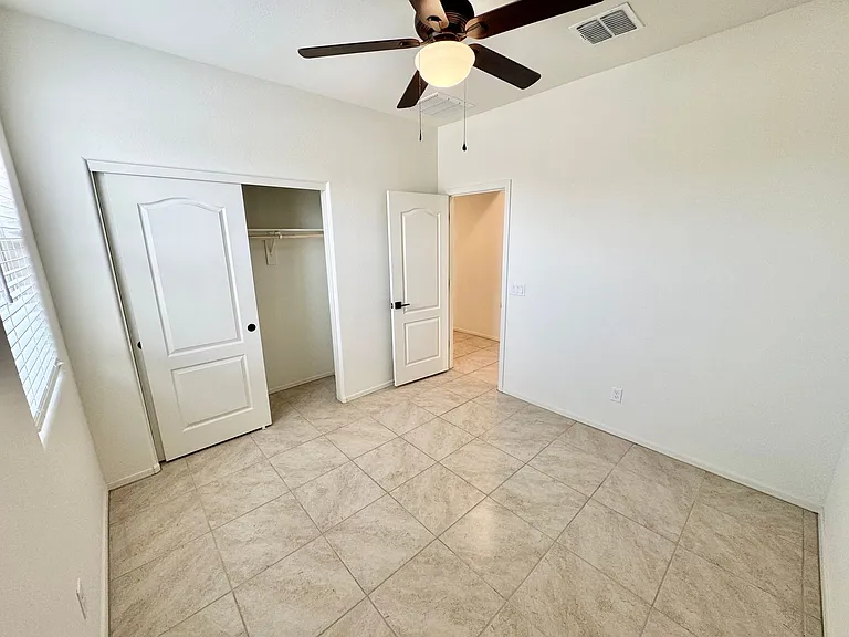 5748 N 194th Ave — Photo 14