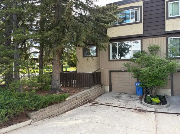 3130 S 66th Ave SW #104, Calgary, AB T3E 5K8