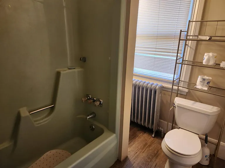 509 S Centre St #4 — Photo 6