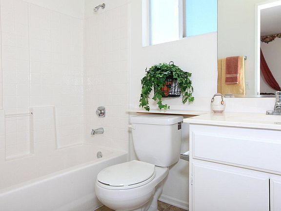 5th image of 18073 Annes Cir Unit 104