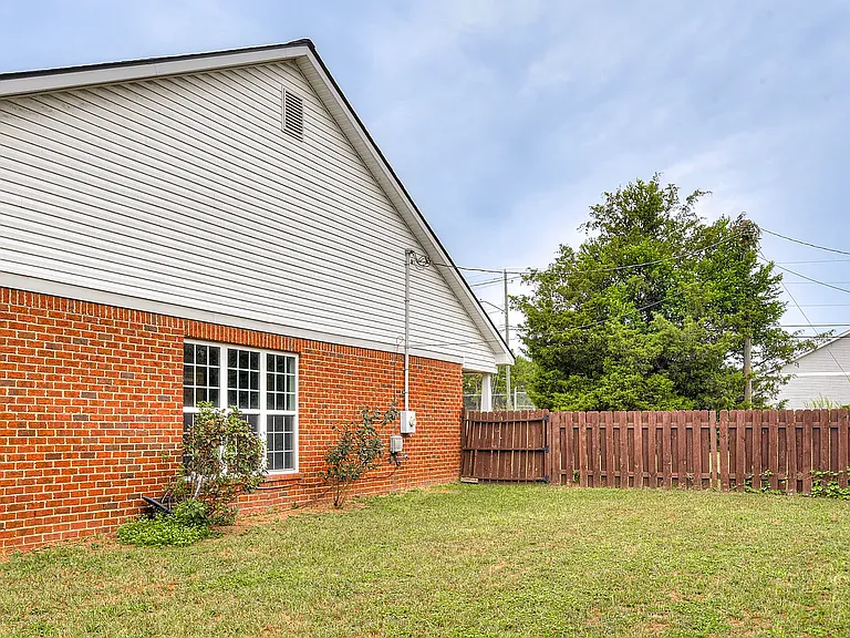 223 Old Berzelia Rd — Photo 33