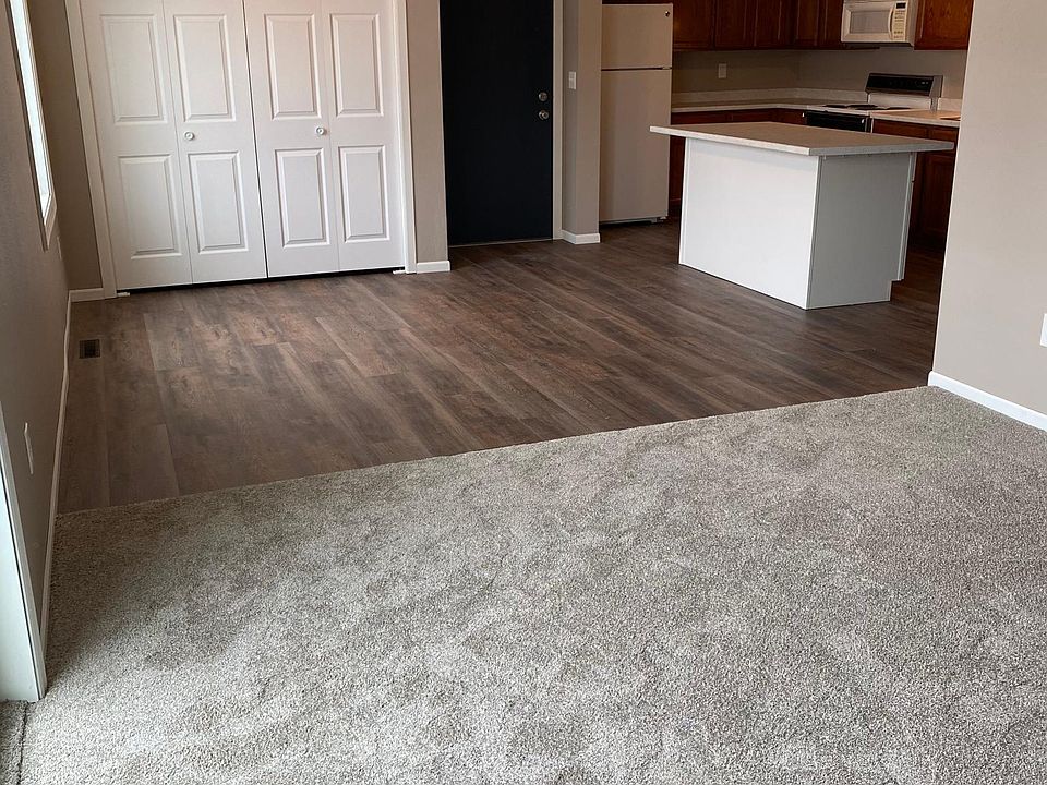 1st image of 892 Wescott Sq #103