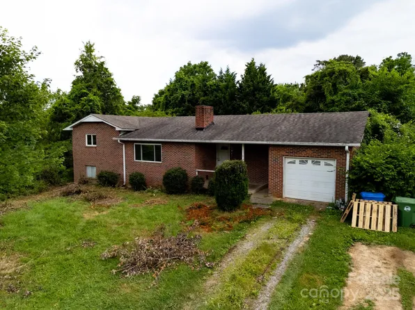 59 Poteat St, Fletcher, NC 28732