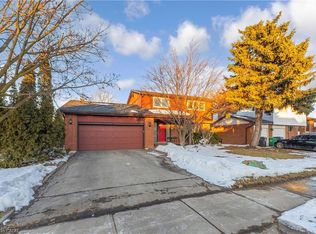 2962 Saint Malo Cir, Mississauga, ON L5N1S9