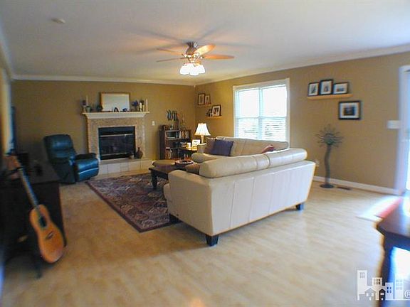 4th image of 208 Rushton Cir