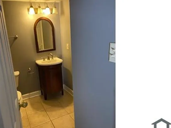 406 Girard St APT 203, Gaithersburg, MD 20877