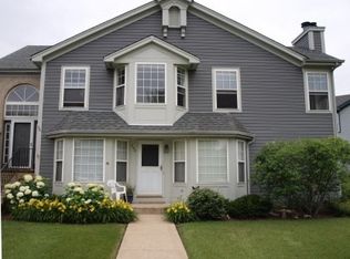 299 Kresswood Dr #5C, West Chicago, IL 60185