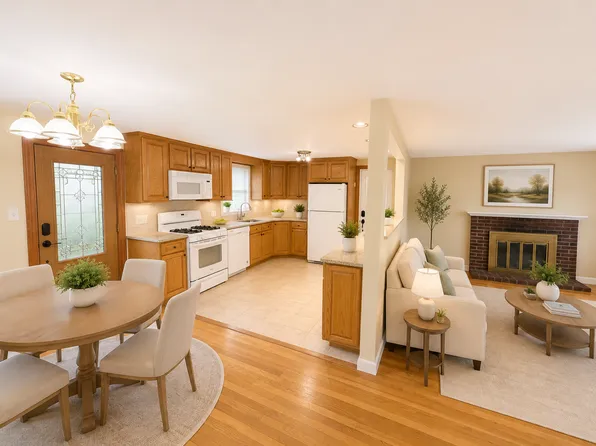 29 Greenleaf Cir, Framingham, MA 01701