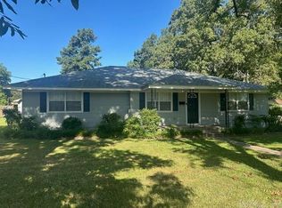 718 Barnes St, Lonoke, AR 72086