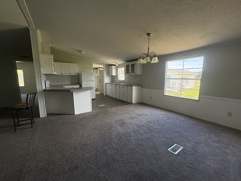 105 Sandy Ridge Rd — Photo 2