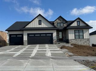 612 Rock Ridge Rd, Tiffin, IA
