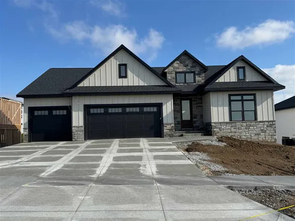 612 Rock Ridge Rd, Tiffin, IA 52340
