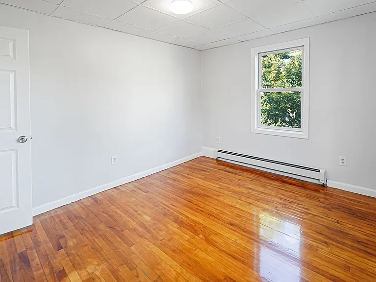 3 Allen St — Photo 11