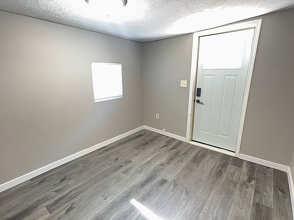 4th image of 1700 B St #5