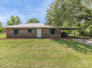 1108 Sam Champagne Rd, Breaux Bridge, LA 70517