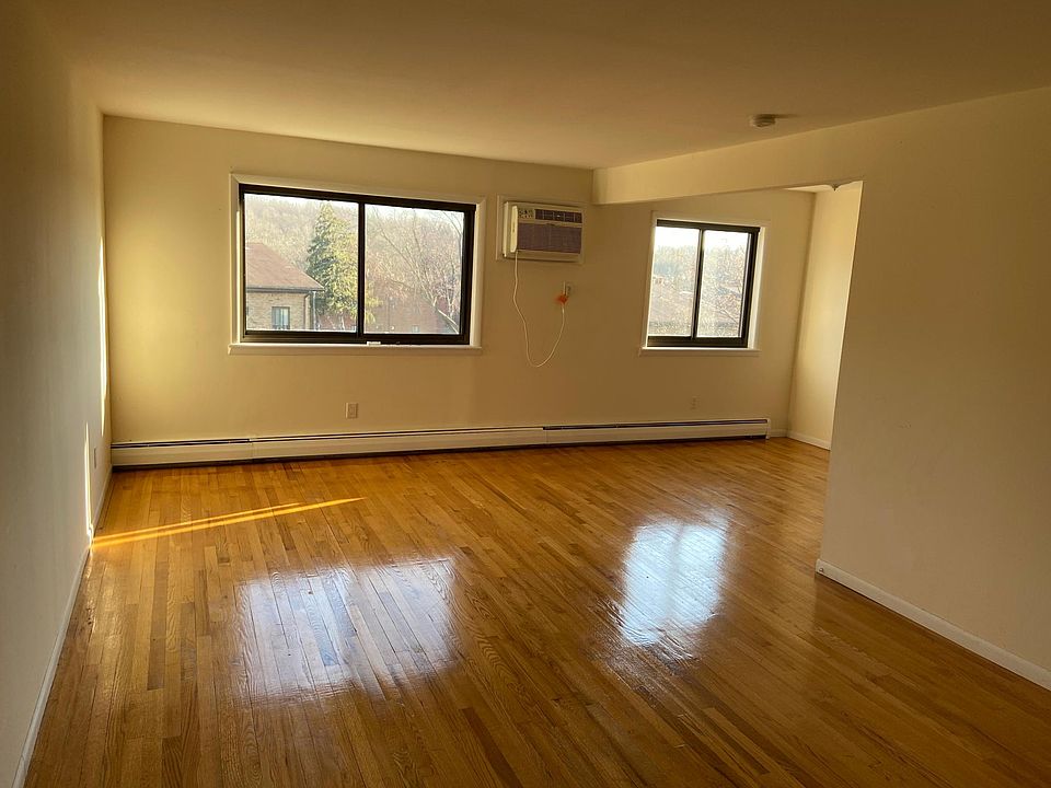1st image of 12 Brevoort Dr #2