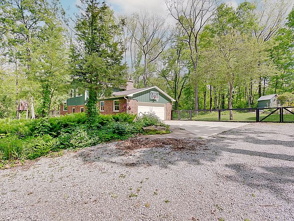 3rd image of 805 Eaglewood Dr