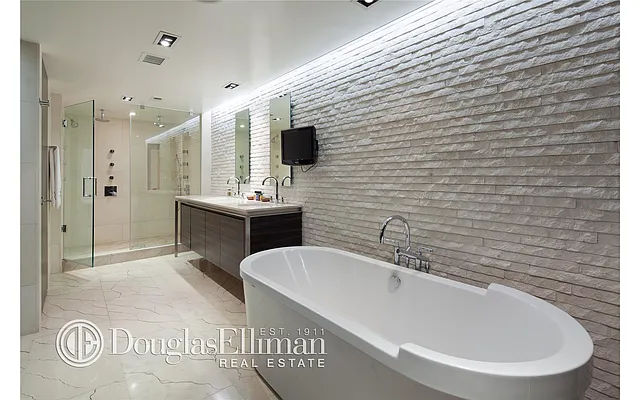 Rented by Douglas Elliman | media 21